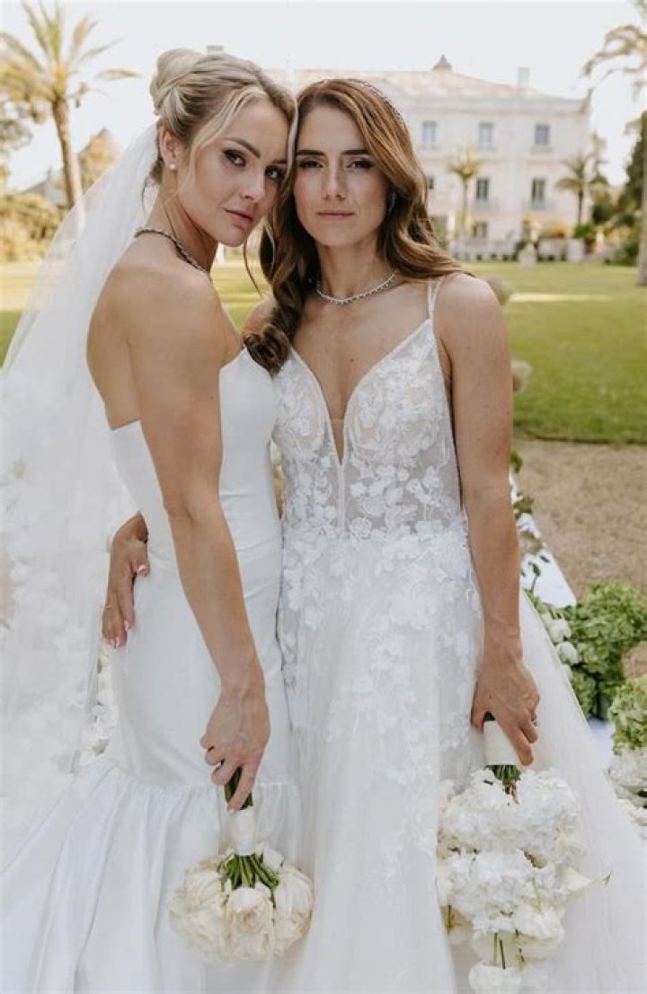 Is Ellie Carpenter Engaged? Who is Ellie Carpenter Engaged To? Who is Danielle Van De Donk?