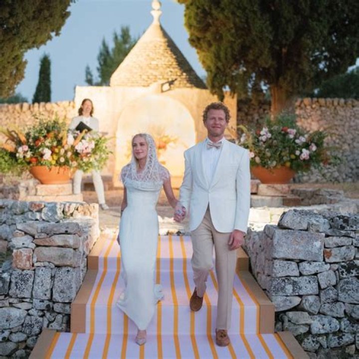 Is Gerard Butler married 2020? – Celebrity.fm – #1 Official Stars, Business & People Network, Wiki, Success story, Biography & Quotes