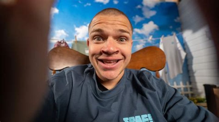 Is James Brown Gay? Age, Height, Net Worth