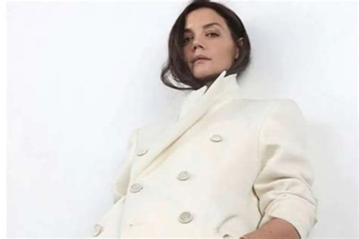 Is Katie Holmes Struggling For Cash?