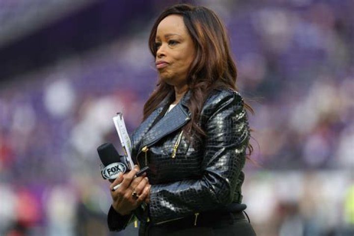 Is Pam Oliver Retired? Does Pam Oliver Work For Fox?