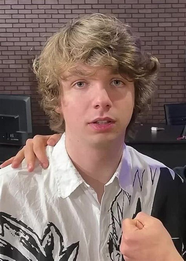 Is Youtuber Karl Jacobs Gay: What We Know So Far