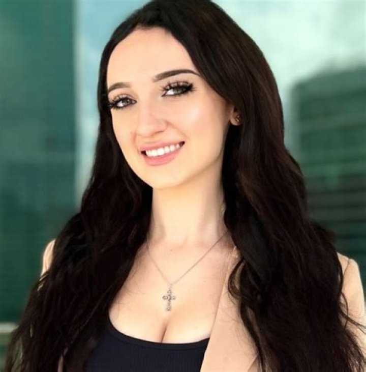 مخطط ولادة علم التنجيم لـ Isabella Kotsias (TikTok Star) 2024