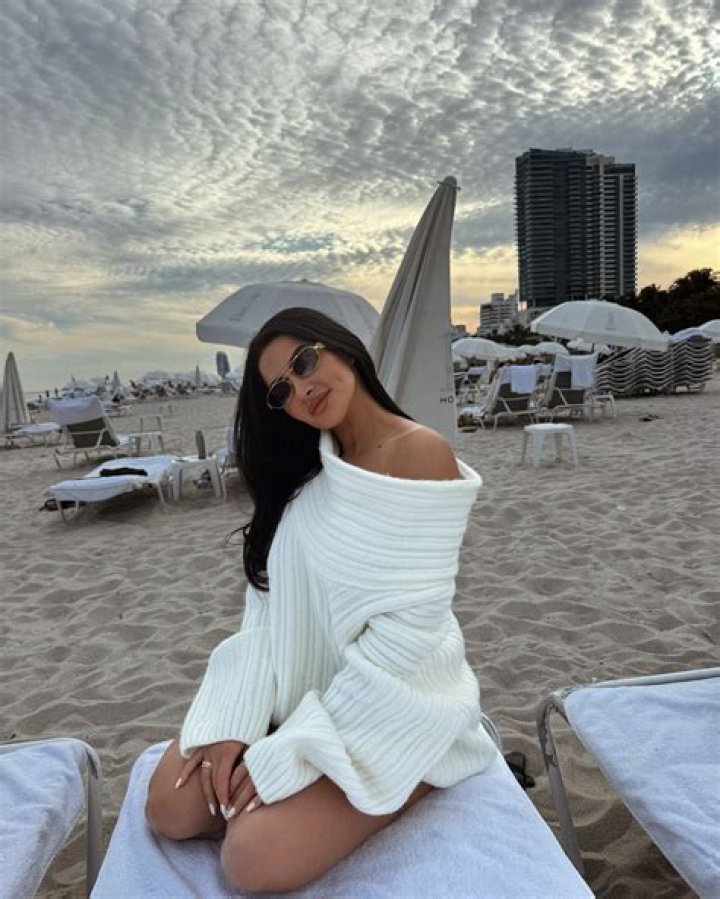 Jazmine Monreal (Instagram-ster) - Leeftijd, Verjaardag, Bio, Feiten, Familie, Netto waarde, Hoogte & Meer