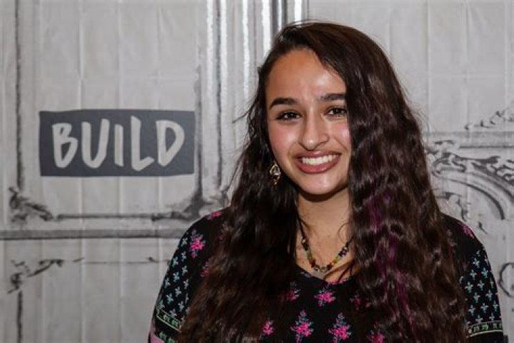 Jazz Jennings (Activist) - Age, Birthday, Bio, Facts, Family, Net Worth, Height & More