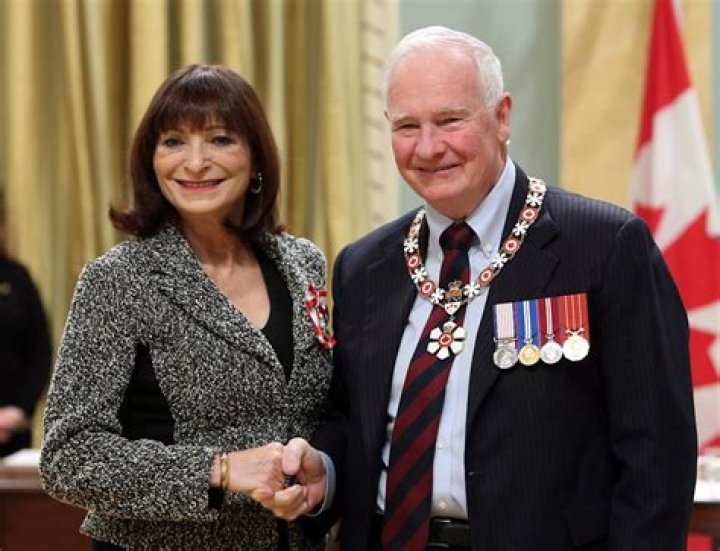 Jeanne Beker (Journalist) - Age, Birthday, Bio, Facts, Family, Net Worth, Height & More