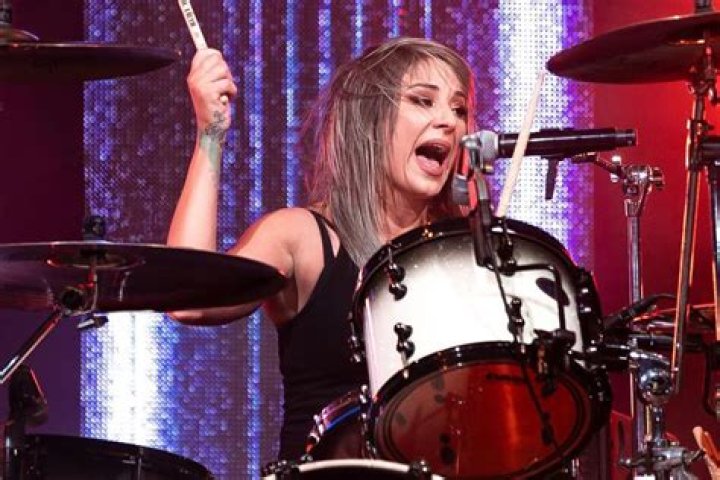 Jen Ledger (Drummer) - Age, Birthday, Bio, Facts, Family, Net Worth, Height & More