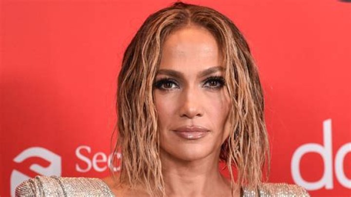 Jennifer Lopez Responds to Plastic Surgery Rumors After Fan Suggests She ‘Definitely’ Got Botox