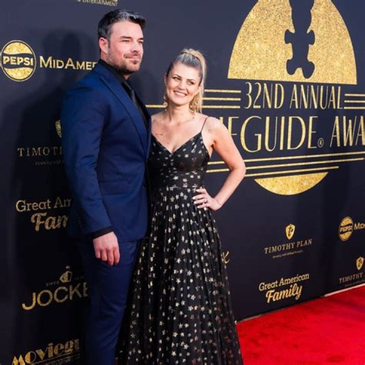 Jesse Hutch (TV Actor) - Age, Birthday, Bio, Facts, Family, Net Worth, Height & More