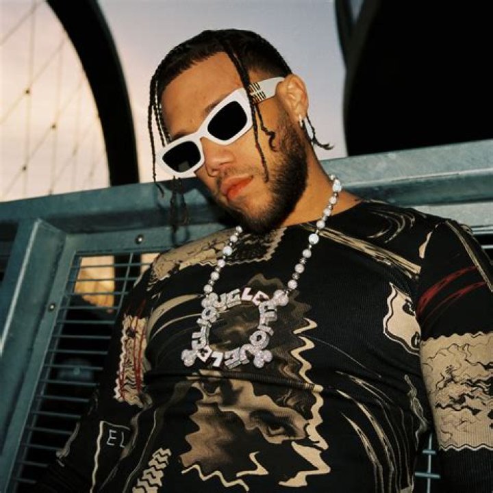 jhayco (Reggaeton Singer) - Age, Birthday, Bio, Facts, Family, Net Worth, Height & More