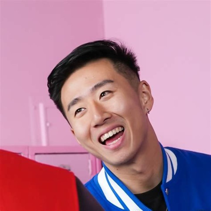 Jimmy Zhang (YouTube Star) - Age, Birthday, Bio, Facts, Family, Net Worth, Height & More