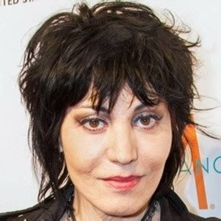 Joan Jett (Rock Singer) - Age, Birthday, Bio, Facts, Family, Net Worth, Height & More