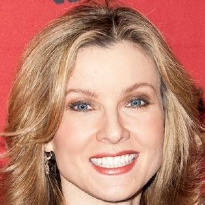 Jodi Applegate (Journalist) - Age, Birthday, Bio, Facts, Family, Net Worth, Height & More