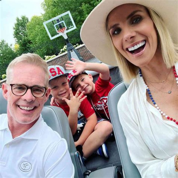 Joe Buck is married to wife Michelle Beisner after ex-wife Ann Buck. Meet his daughter 2022