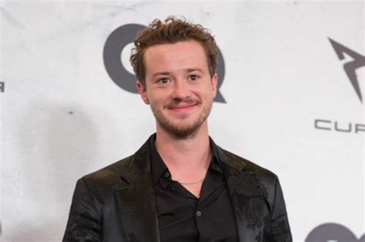 Joel Stoffer (TV Actor) - Age, Birthday, Bio, Facts, Family, Net Worth, Height & More