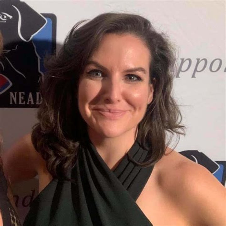 Jonathan Lipnicki: Girlfriend, net worth, tattoos, smoking & body facts