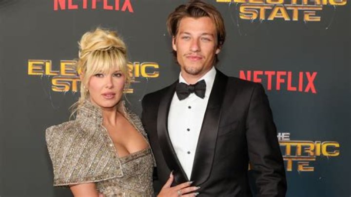 Josephine Crombie Biography, Age, Height, Husband, Net Worth, Family