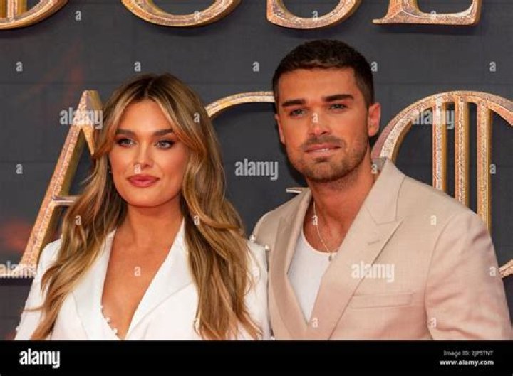 Josh Cuthbert Height, Weight, Net Worth, Age, Birthday, Wikipedia, Who, Instagram, Biography