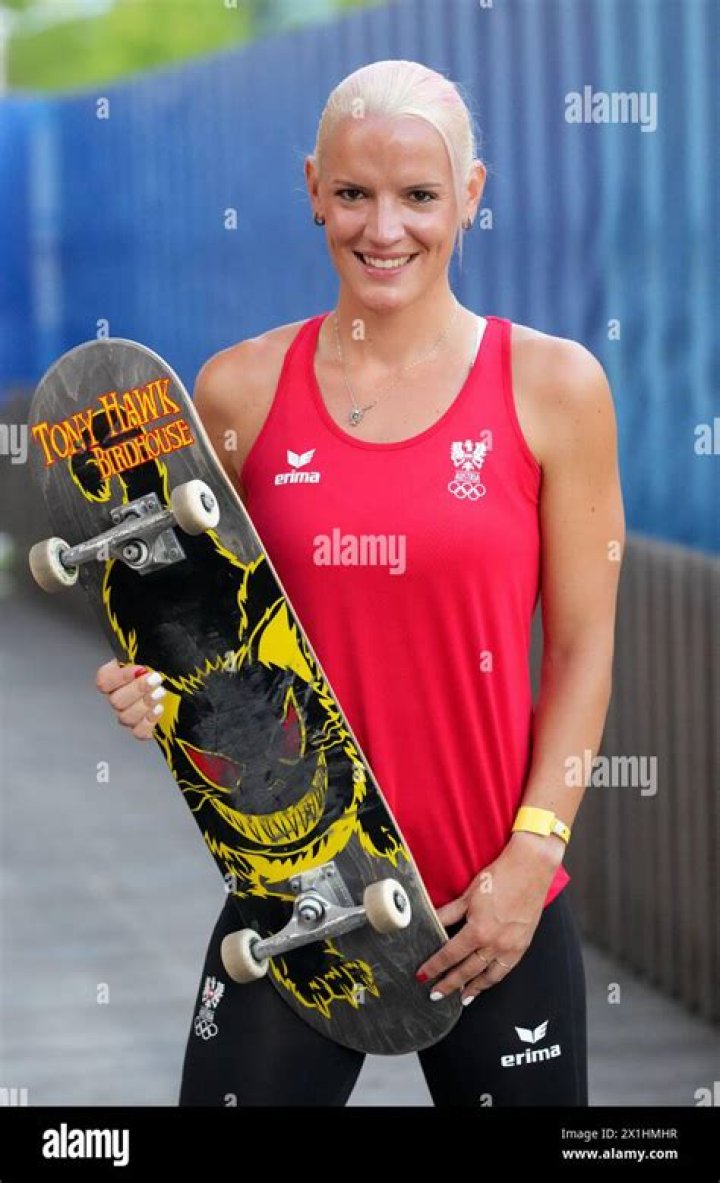 Julia Brueckler Height Age: How Old Tall Is She?