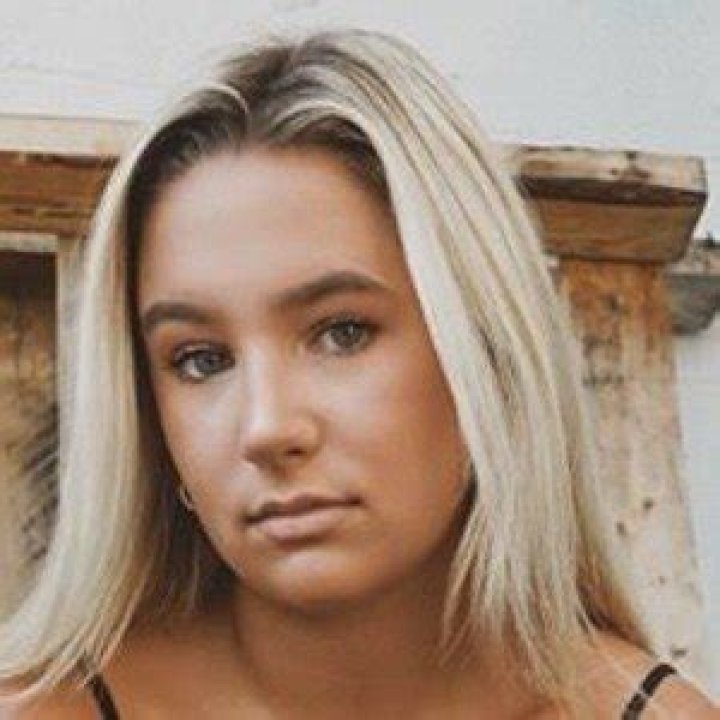 Kacey Dirksen (Instagram Star) - Age, Birthday, Bio, Facts, Family, Net Worth, Height & More
