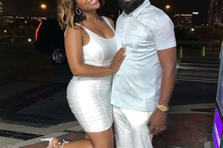 Kandi Burruss Looks Amazing In This Skin-Tight Outfit