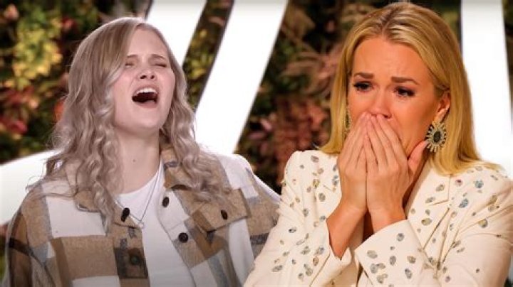 Kelly Clarkson Sings ‘A Moment Like This’ 12 Years After Winning ”American Idol’ — So Where’s the Rest of the Season 1 Cast Today?