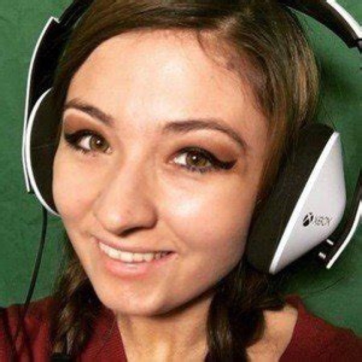 Kelsey Lewin (YouTube Star) - Age, Birthday, Bio, Facts, Family, Net Worth, Height & More