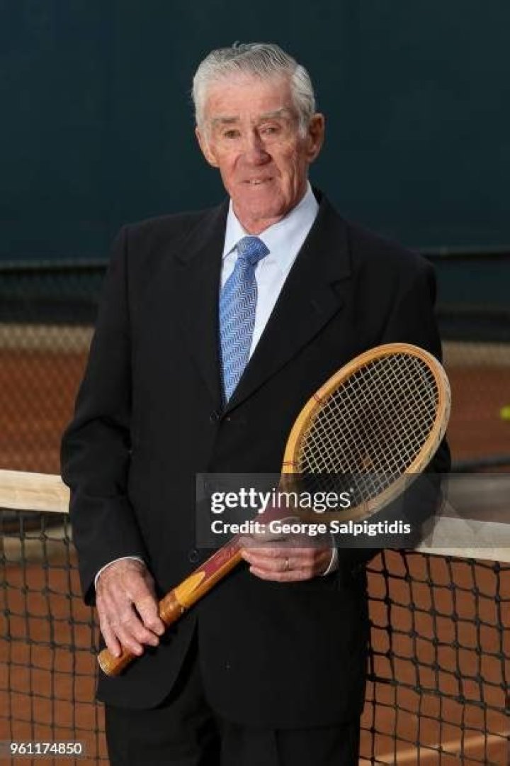 Ken Rosewall Biography, Age, Height, Husband, Net Worth, Family
