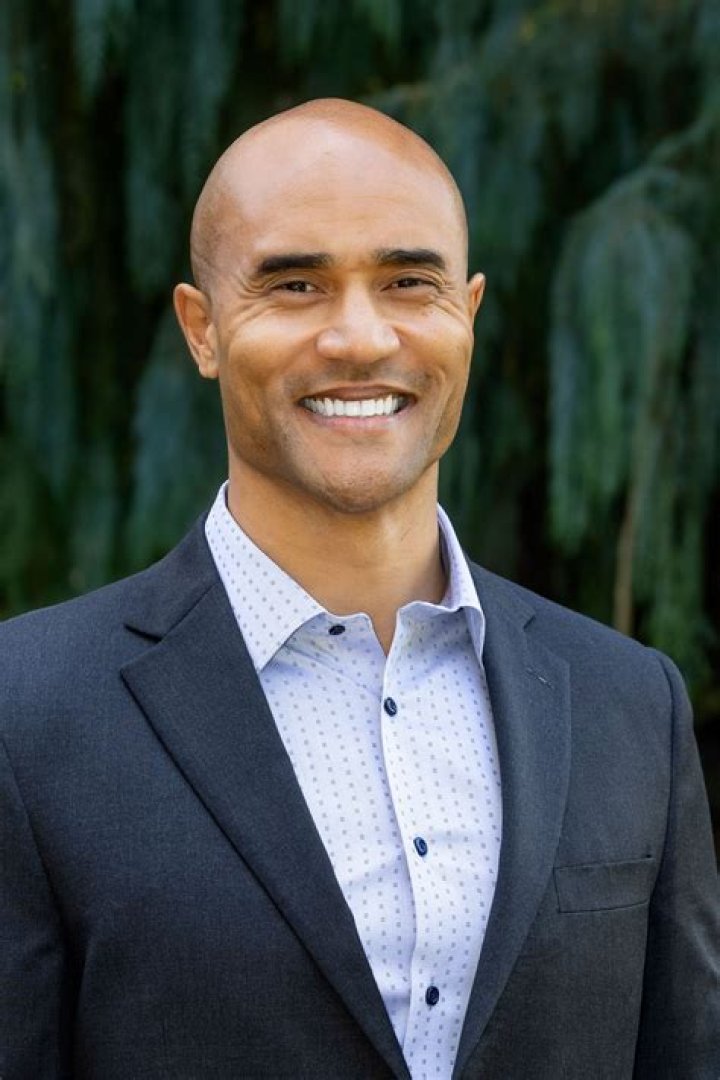 Kenji M. Price Biography, Age, Height, Wife, Net Worth, Family