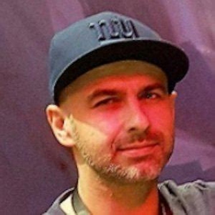 Keralis (YouTube Star) - Age, Birthday, Bio, Facts, Family, Net Worth, Height & More