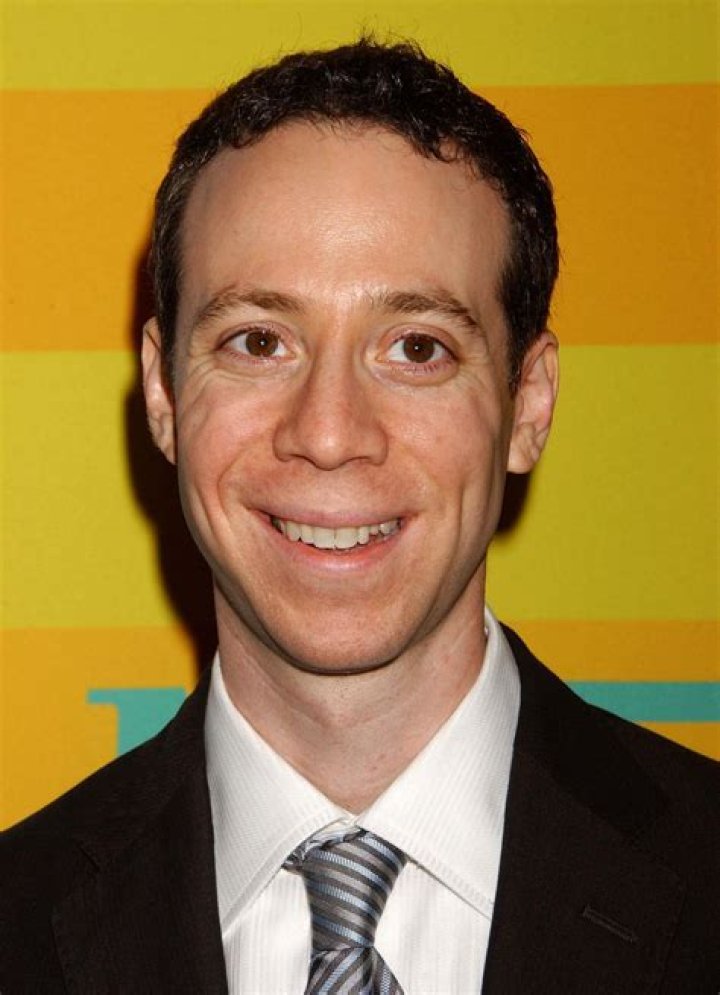 
Kevin Sussman’s Net Worth, Salary Per Episode, Partner, Wiki 