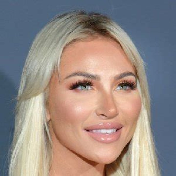 Khloe Terae (Model) - Age, Birthday, Bio, Facts, Family, Net Worth, Height & More