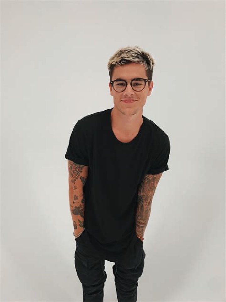 Kian Lawley Biography, Age, Height, Net Worth, Merch, Tattoos and Movies