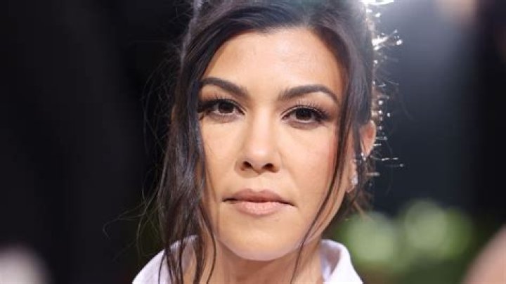 Kourtney Kardashian Says She ‘Never Cared’ About Her Stretch Marks: ‘I Like Them!’