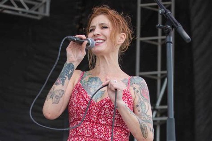 Kris Kristofferson: Wife, net worth, tattoos, smoking & body facts