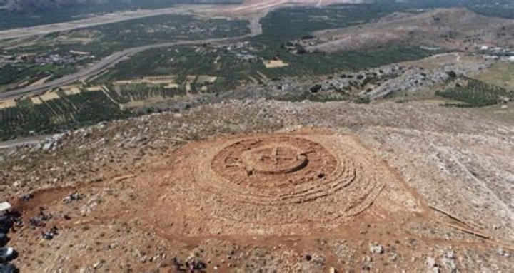 Labyrinth Building From Minoan Civilization Discovered In Crete