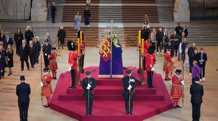 
Last Mourner To Say Farewell To Queen Says It Was ‘Honour’ 