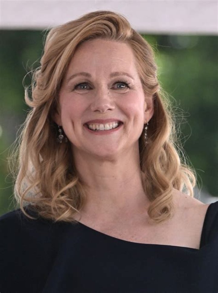 Laura Linney