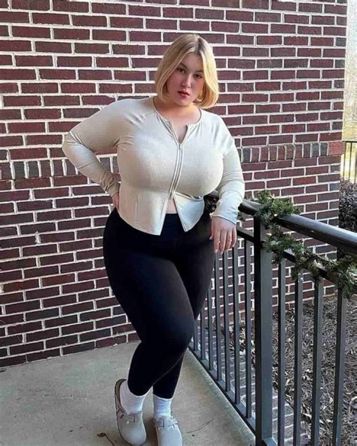 Lauren Butler (Instagram Star) - Age, Birthday, Bio, Facts, Family, Net Worth, Height & More