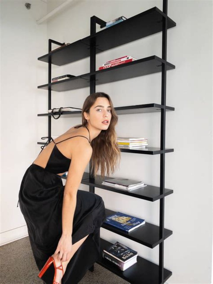 Lera Pentelute (Model) - Age, Birthday, Bio, Facts, Family, Net Worth, Height & More