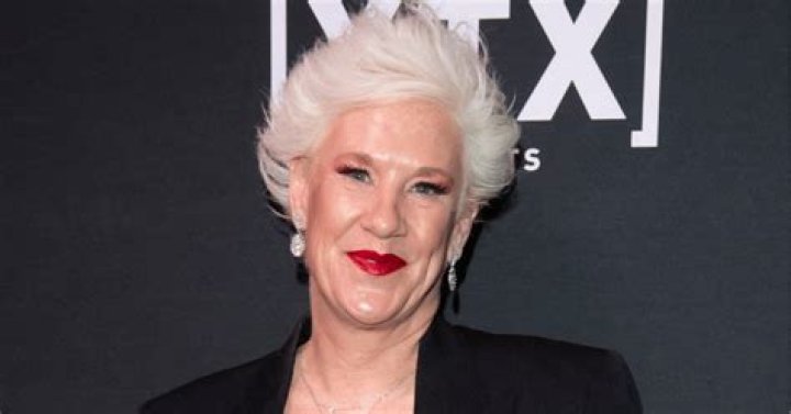 Leslie Burrell (Family Member) - Age, Birthday, Bio, Facts, Family, Net Worth, Height & More