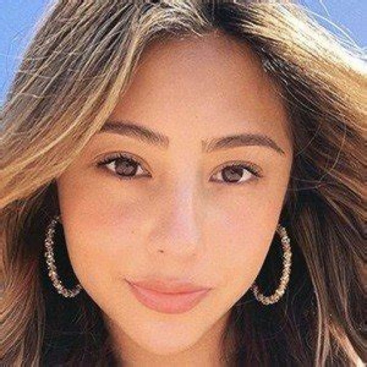 Leslie Hernandez (Instagram Star) - Age, Birthday, Bio, Facts, Family, Net Worth, Height & More