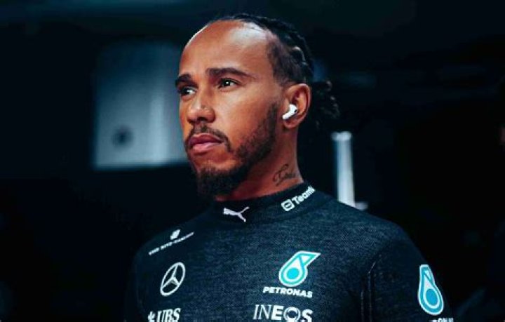 Lewis Hamilton Biography, Age, Height, Wife, Net Worth, Family