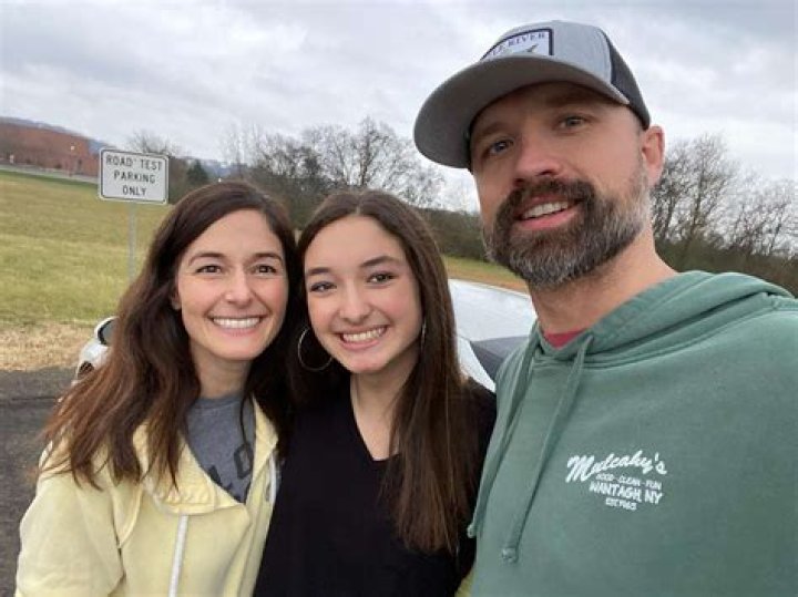 Lila Hayes TikTok Age – Meet Walker Hayes Daughter On Instagram