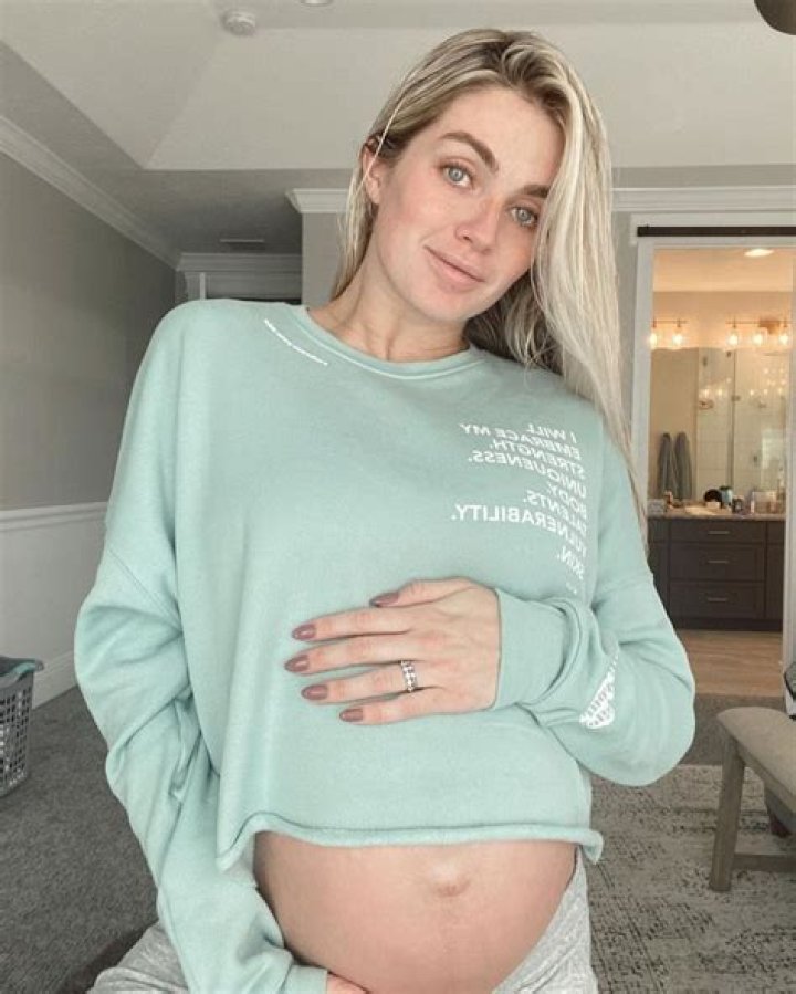 Lindsay Arnold’s Baby Bump Is Adorable! See the Best Photos of the Pregnant Dancer’s Tummy So Far