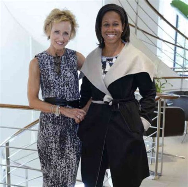 Lisa Salters: Husband, net worth, tattoos, smoking & body measurements