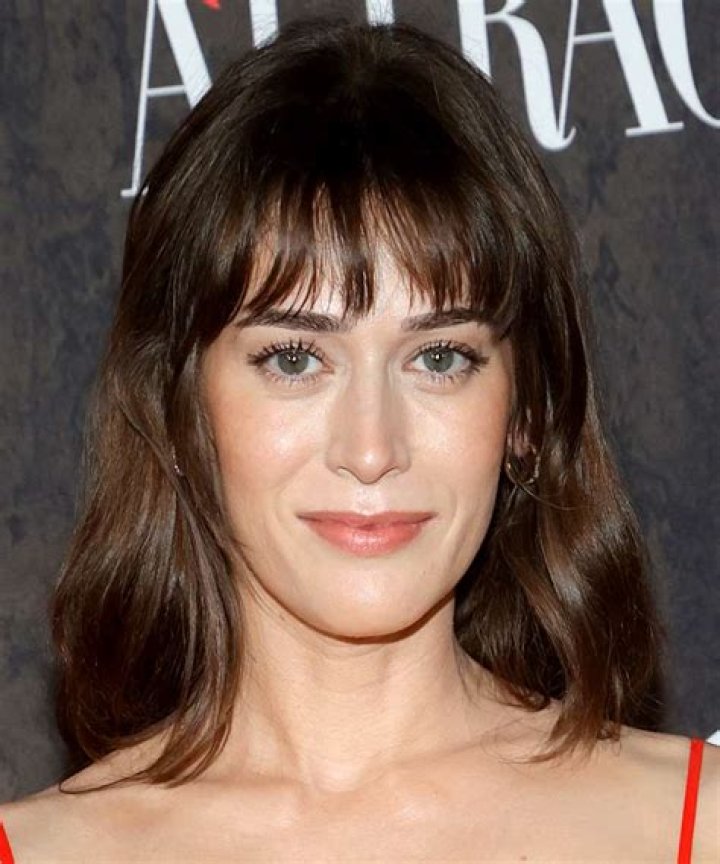 Lizzy Caplan