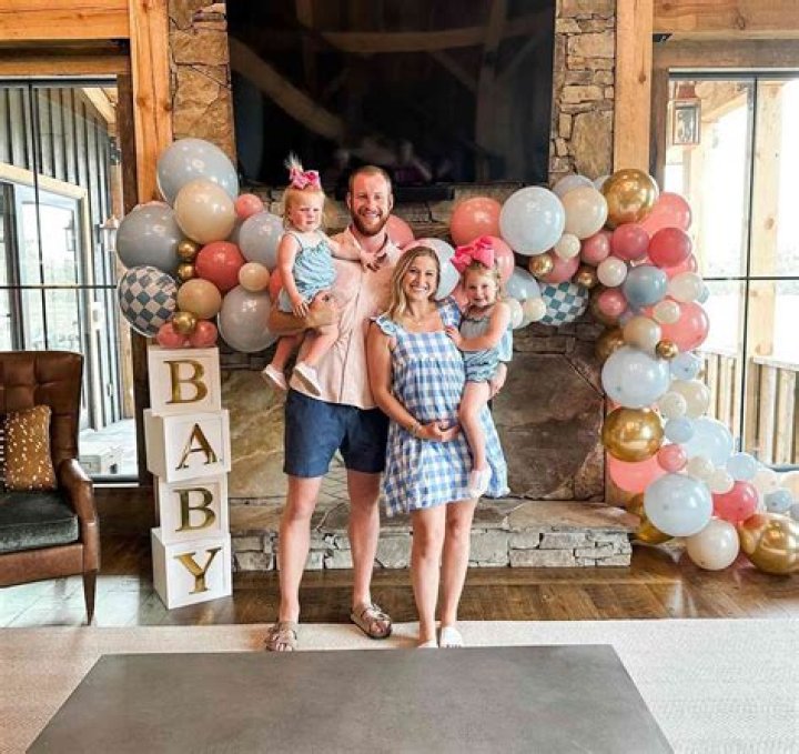 Madison Oberg – Bio, Family, Facts About Carson Wentz’s Wife