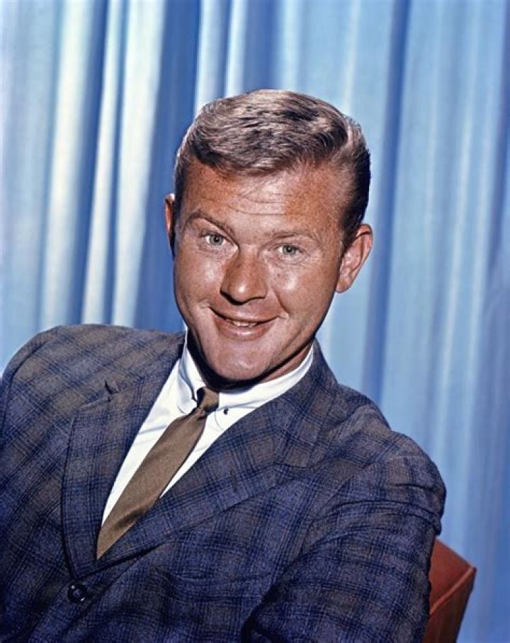 Martin Milner Biography, Age, Height, Wife, Net Worth, Family