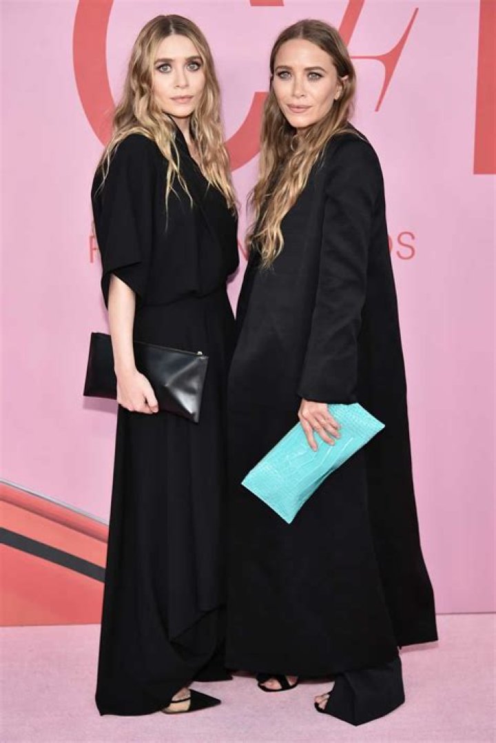 Mary-Kate and Ashley Olsen Actually Smiled in Public — and the World Did Not End!
